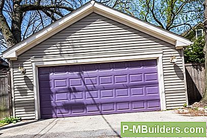 SĂĄdan Paint En Glasfiber Garage Door