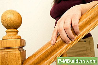Kuidas Restain Wood Banister