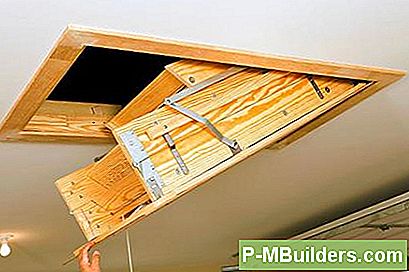 Hur Man Rama En Attic Door