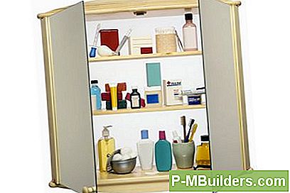 Hur Man Tar Bort En Surface Mount Medicine Cabinet