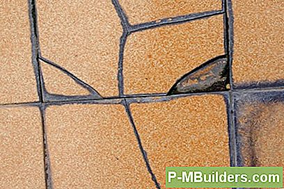 Hur Man Byter En Sprucken Ceramic Shower Tile