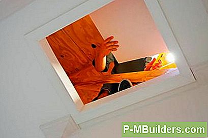 Een Zoldertoegangsdeur Installeren: 7 Tips