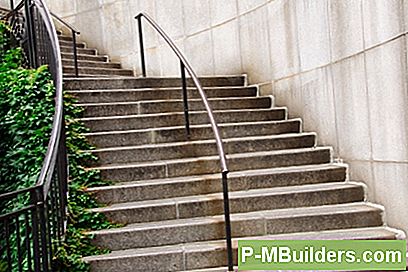 Bästa Typer Av Material För Outdoor Stair Räcken