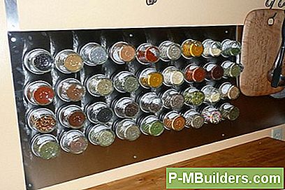 Magnetiline Spice Rack