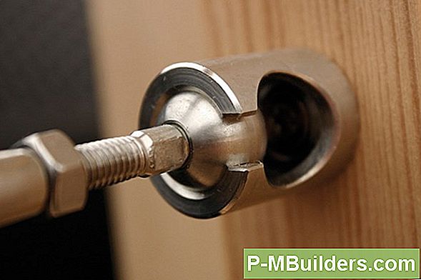 Bouw Een Wire Trellis Voor Uw Wijnstokken
