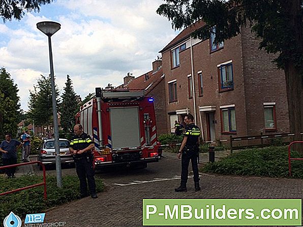Stappen Om Een Kettingzaag