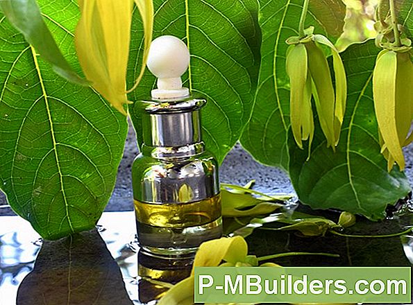 Aromatherapie: Hoe Maak Je Geurig Welriekend Mengsel Van Gedroogde Bloemen En Kruiden