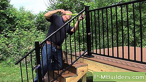 Kuidas Paigaldada Porch Trellis