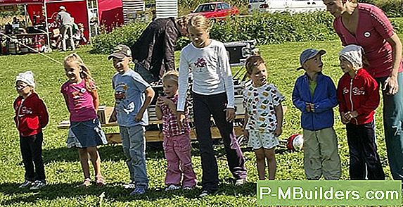 Kuidas Konkreetse Basseini Toimetamine On Paigaldatud?
