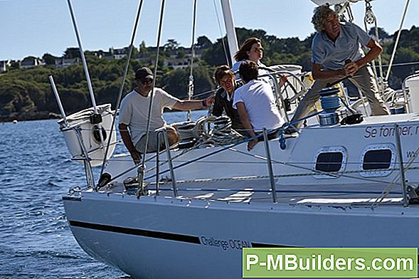 Navigation Sécurité: Exécuter Un Homme À La Mer
