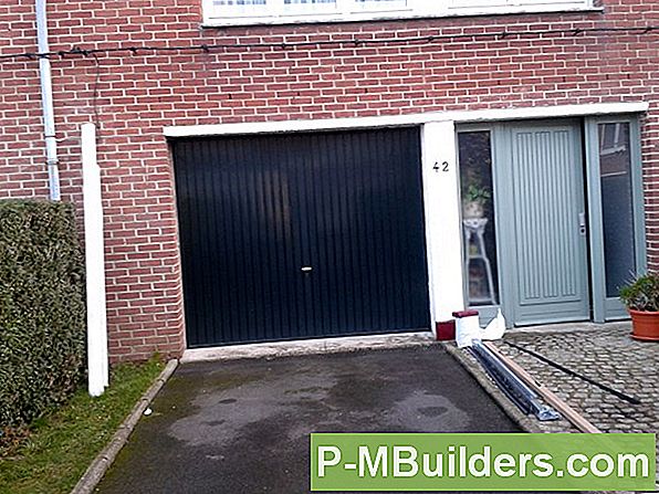 Installation De Bouton De Porte Factice