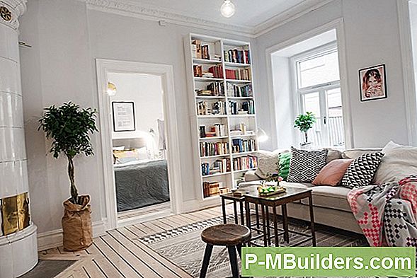 Orientalisk Rug Design: Curvilinear Vs Rectilinear Patterns