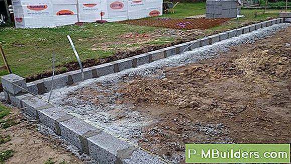 Brug Af Leveling Cement Til At Reparere En Broken Patio