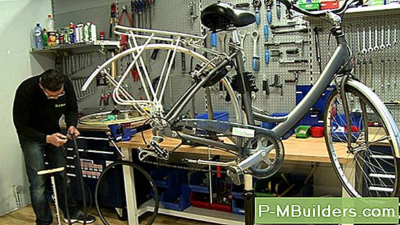 Hoe Een Platte Band Op Een Motorfiets / Scooter