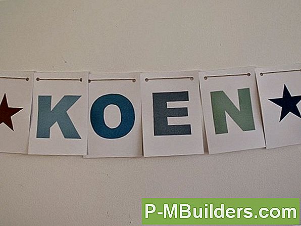 Tegels Knippen Om Textuur Aan Een Kamer Toe Te Voegen