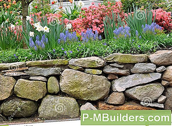 Baksteen Retaining Wall Construction: Mistakes To Avoid