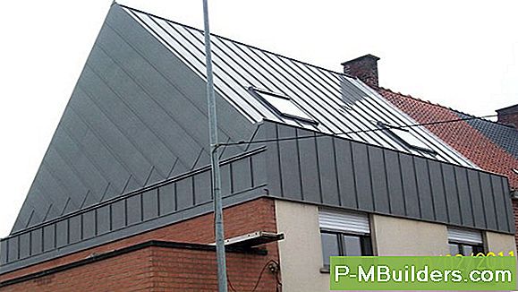 Metalen Dak Knippert: Installeer Een Sanitairventilatie