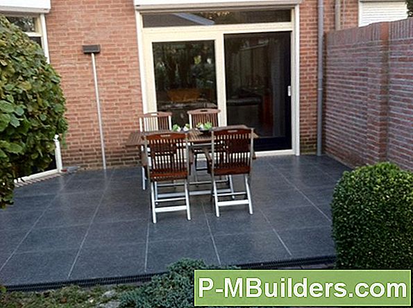 Waarom Is Een Stenen Patio Beter Dan Plavuizen?