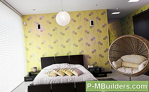 Groen Living Tips: Weer Stripping Your Home