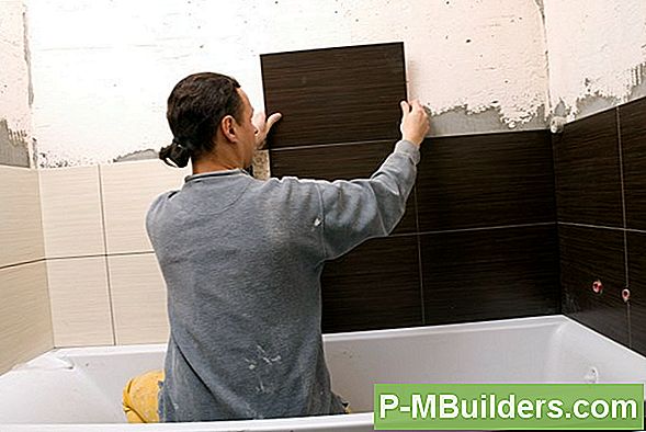 Reparatie Van Een Jetted Tub Leak
