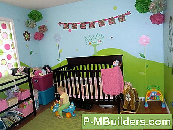 4 Creative Nursery Decorating Ideas