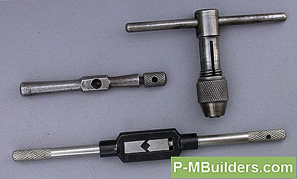 Kuidas Kasutada Metallist Kraeme Metallist Keermestatud Aukude Valmistamiseks
