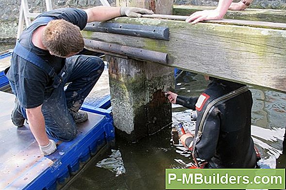 Reparatie Van Een Dakkoffer
