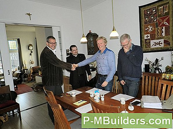 Hoe Een Contract Met Een Aannemer Te Ondertekenen