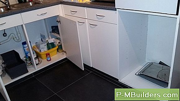 Remodelleren Van Keuken - Installeren Van Voorgevormde Keukenbladen