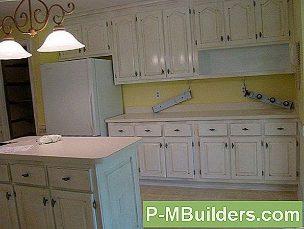Kuidas Viimistlema Okslikust Pine Paneling