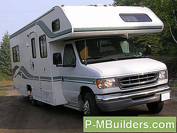 Rv Rejselagreparation - Patching A Large Tear