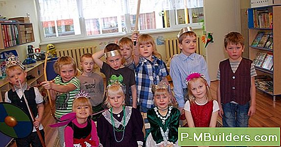 Kodus Valmistatud Šokolaadikompvekid: Kerge Hommikumantel Ja Šokolaadist Tooted