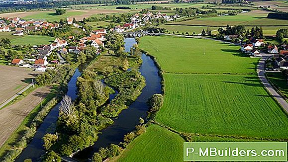 Raum Mit Einer Niedrigen Bill