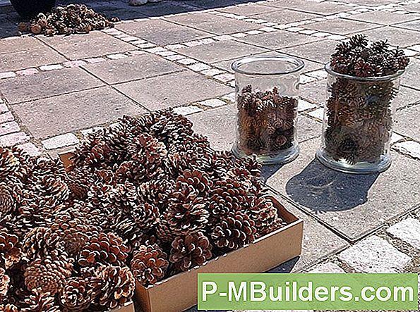 Pine cone krans DIY