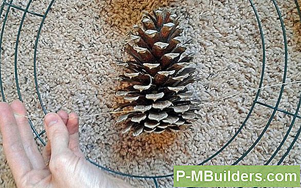 Pine Cone Wreath DIY
