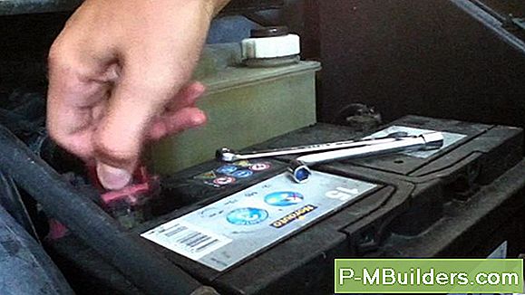 Comment Remplacer La Batterie De Votre Voiture