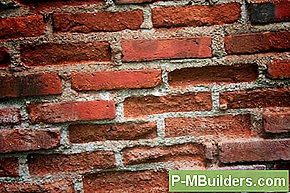 Spanden-Og-Brush Brick Rengøring Method